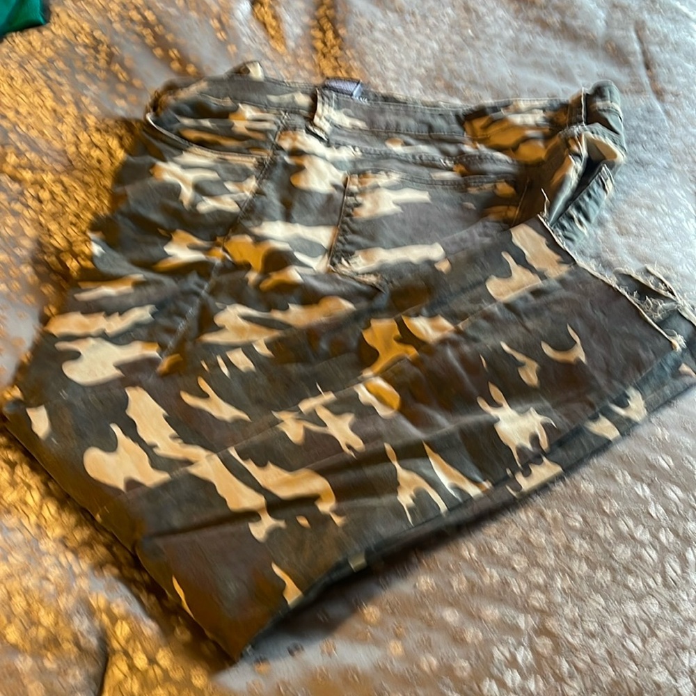 Kut from the Kloth Camouflage Ankle Jeans